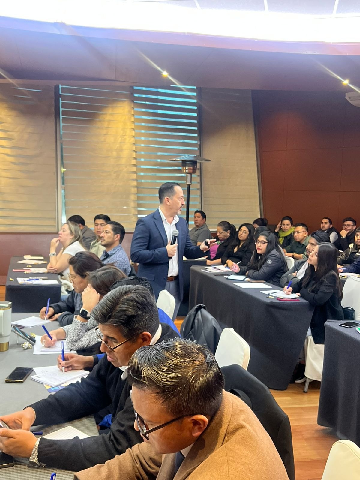 Sesion de capacitacion con publico